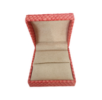 Cajas de regalo de lujo de cartón rígido de color rosa pequeño Brazalete portátil Embalaje Cajas de joyería personalizadas