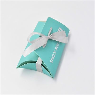 Caja de regalo plana plegable de la almohada del ODM de la hoja de plata pequeña con el cierre de la cinta